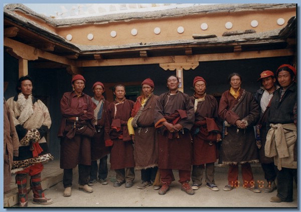 Komitee des Mentsekhang in Saldang.jpg